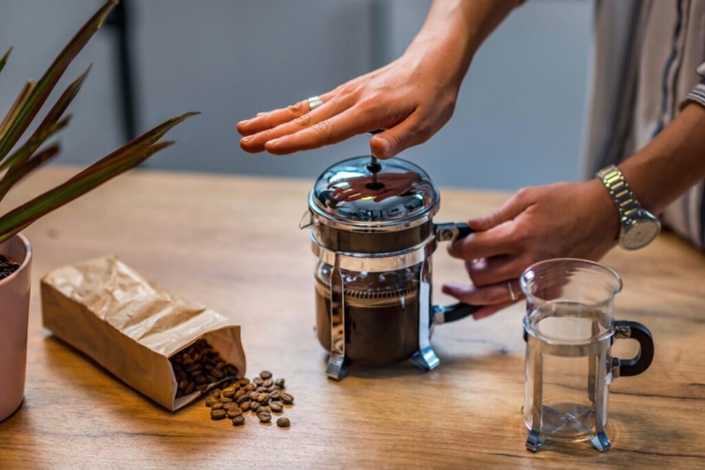 How does the French press work